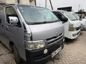 Toyota HiAce 2010 Silver