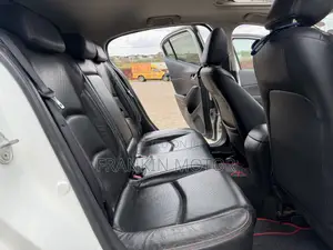 Mazda Axela SV Premium 2014 White