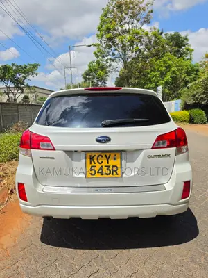 Subaru Outback 2.5i CVT 2012 White