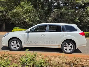 Subaru Outback 2.5i CVT 2012 White