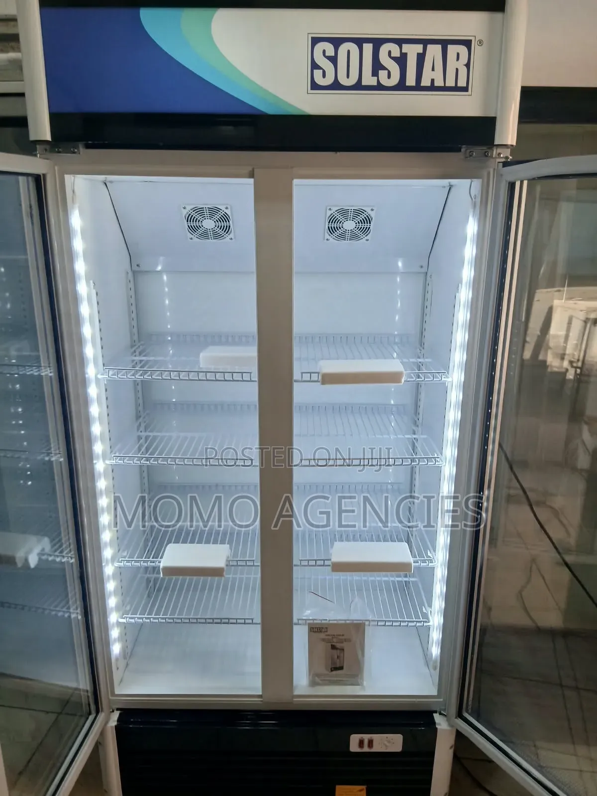 Double Door Showcase Chiller 466l