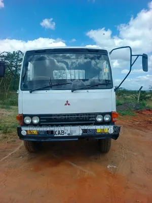 Mitsubishi FH 1995 White