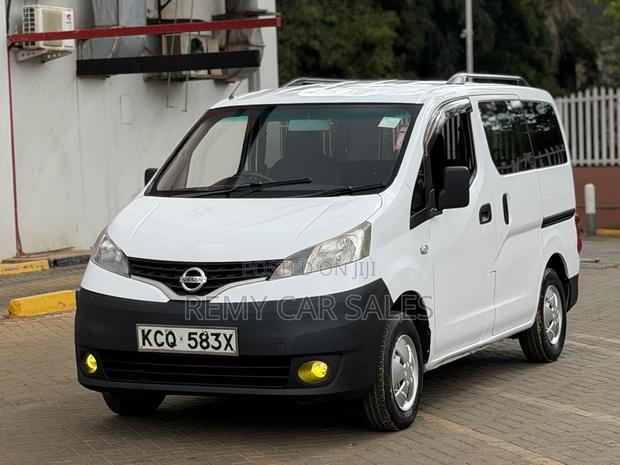 Nissan NV200 2012 White - thumbnail 2