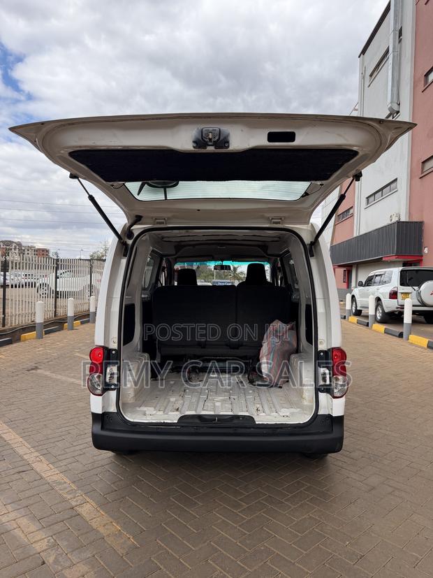 Nissan NV200 2012 White - thumbnail 7