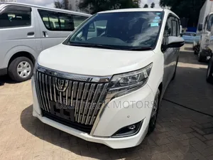 Toyota Esquire 2018 White