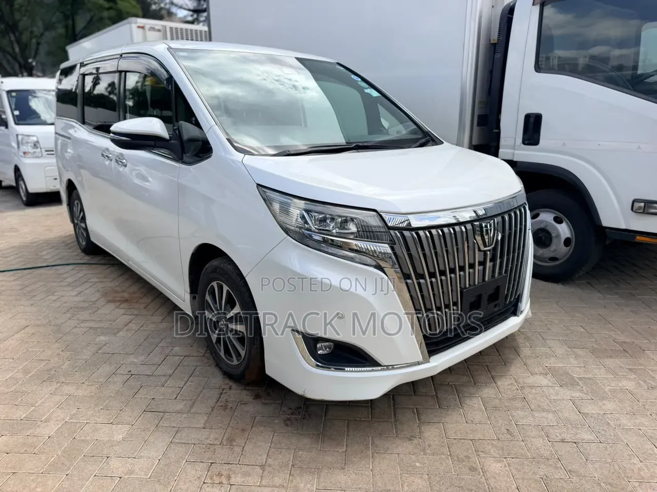 Toyota Esquire 2018 White