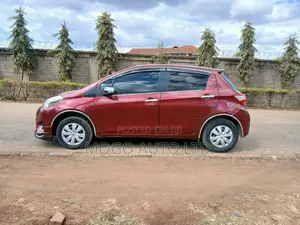 Toyota Vitz 2017 Red