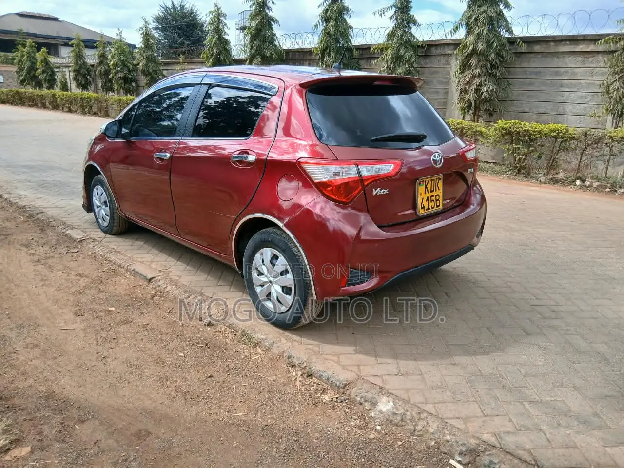 Toyota Vitz 2017 Red