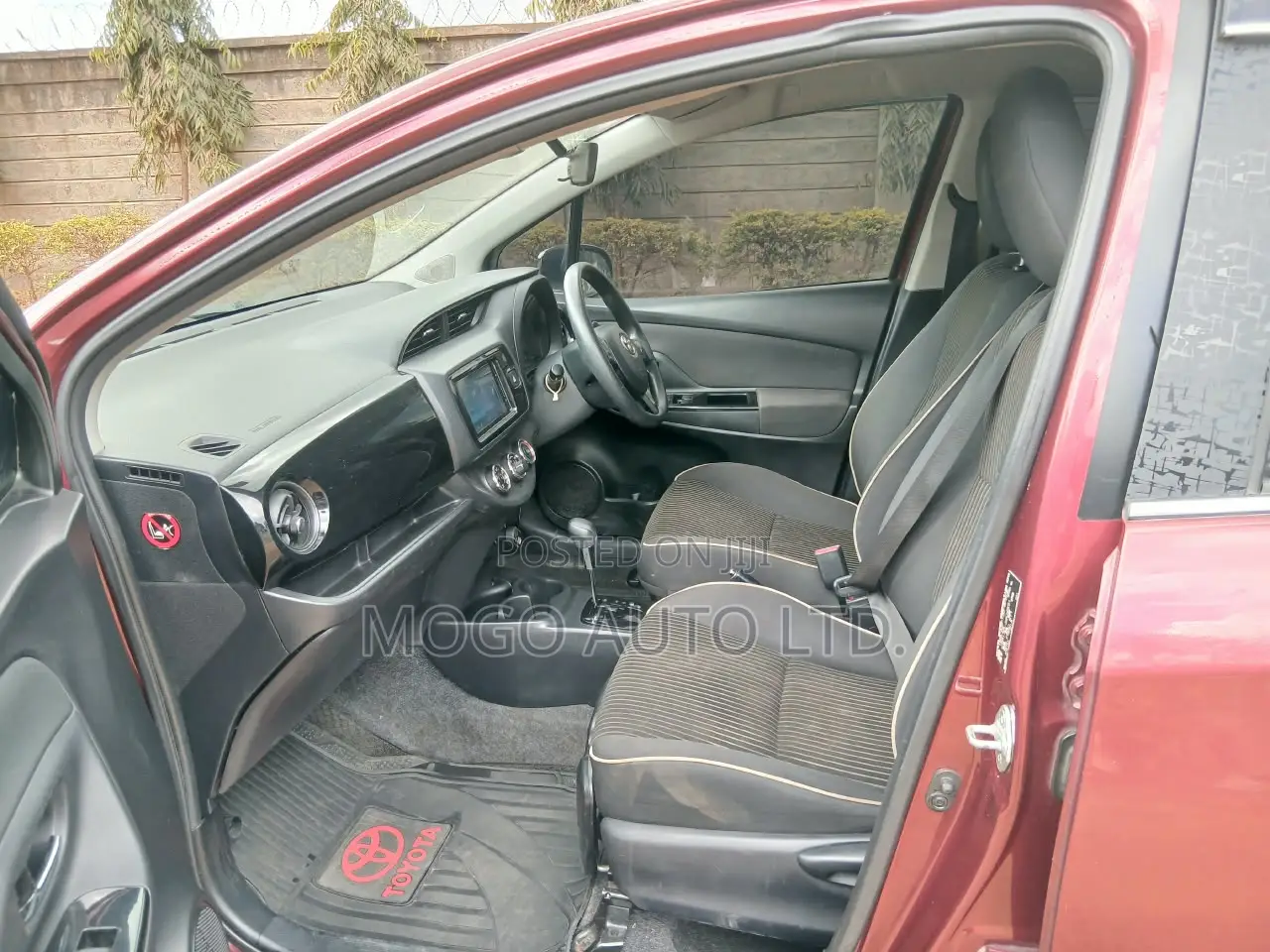 Toyota Vitz 2017 Red