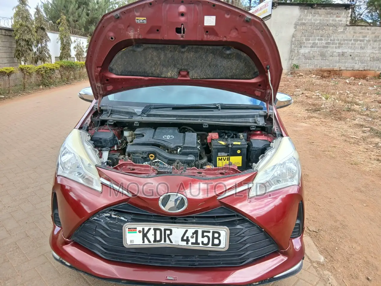 Toyota Vitz 2017 Red