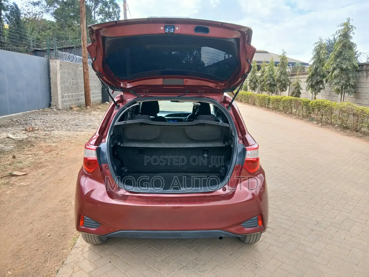 Toyota Vitz 2017 Red
