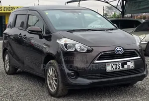 Toyota Sienta 1.5 AWD 2017 Brown