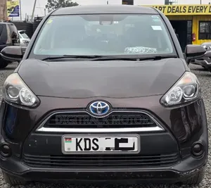 Toyota Sienta 1.5 AWD 2017 Brown