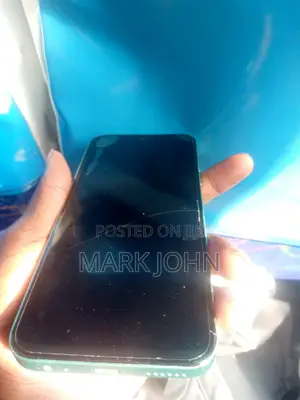 Mobile Phone 64 GB Green