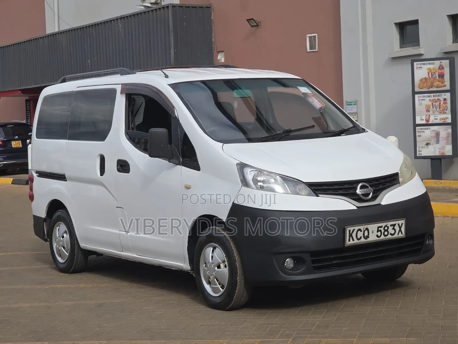 Nissan NV200 2012