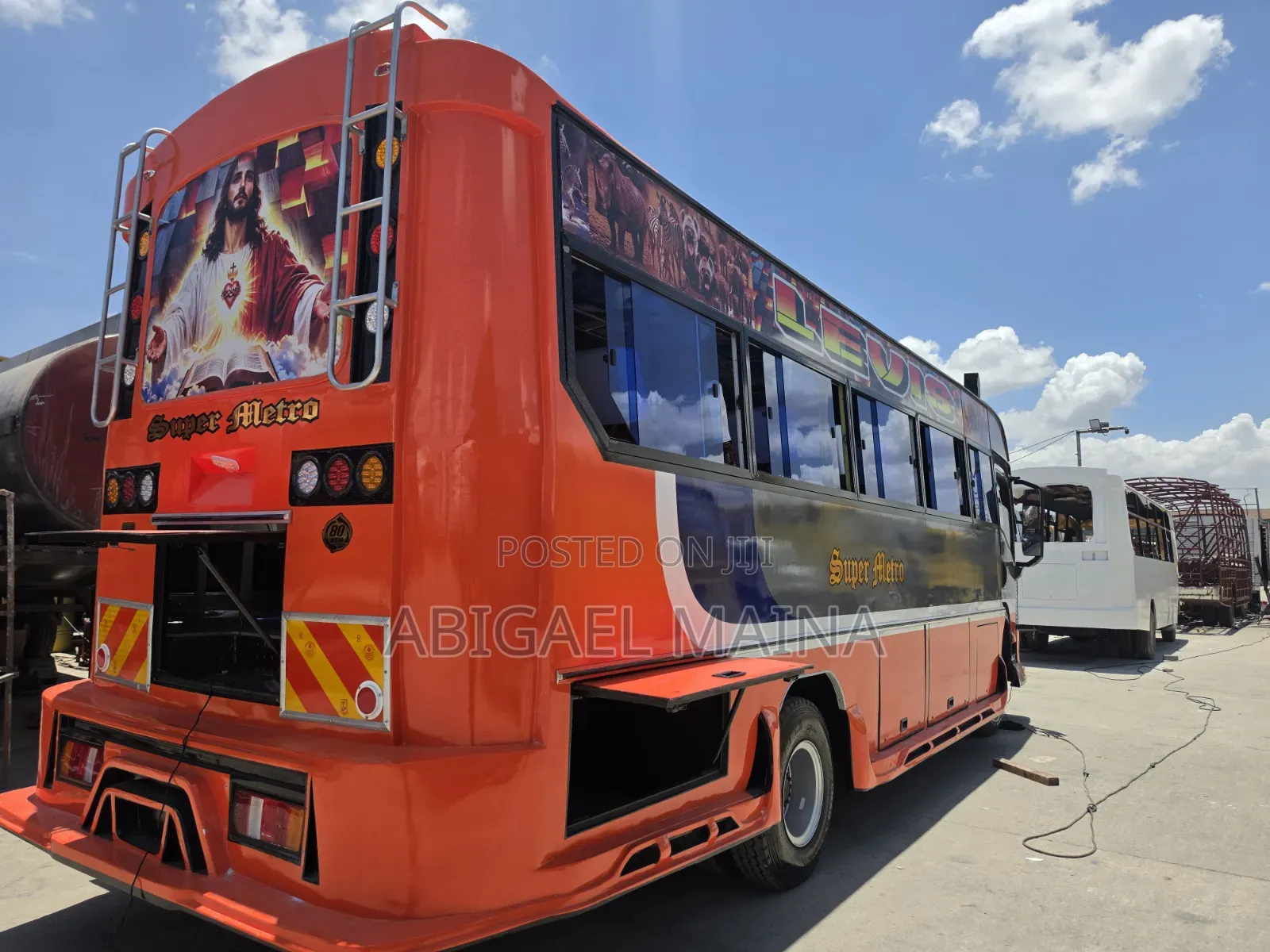 New Bus 2025 Orange