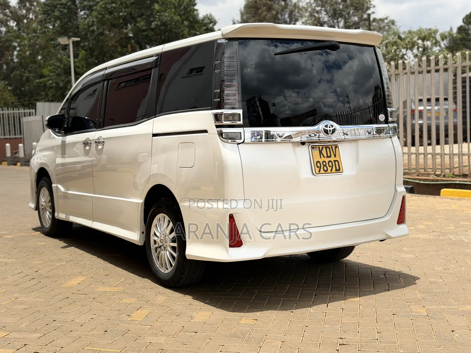 Toyota Voxy 2018 White