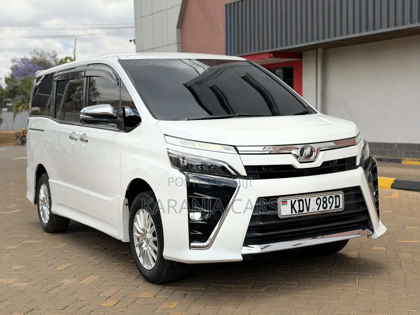 Toyota Voxy 2018 White