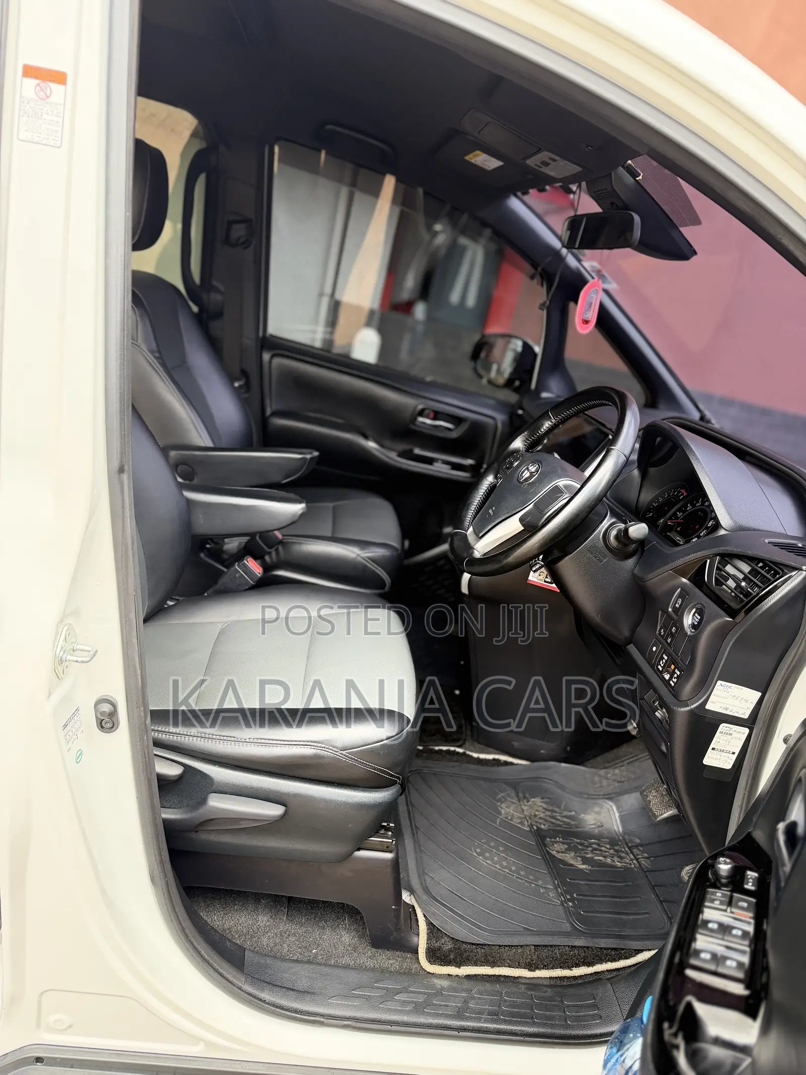 Toyota Voxy 2018 White