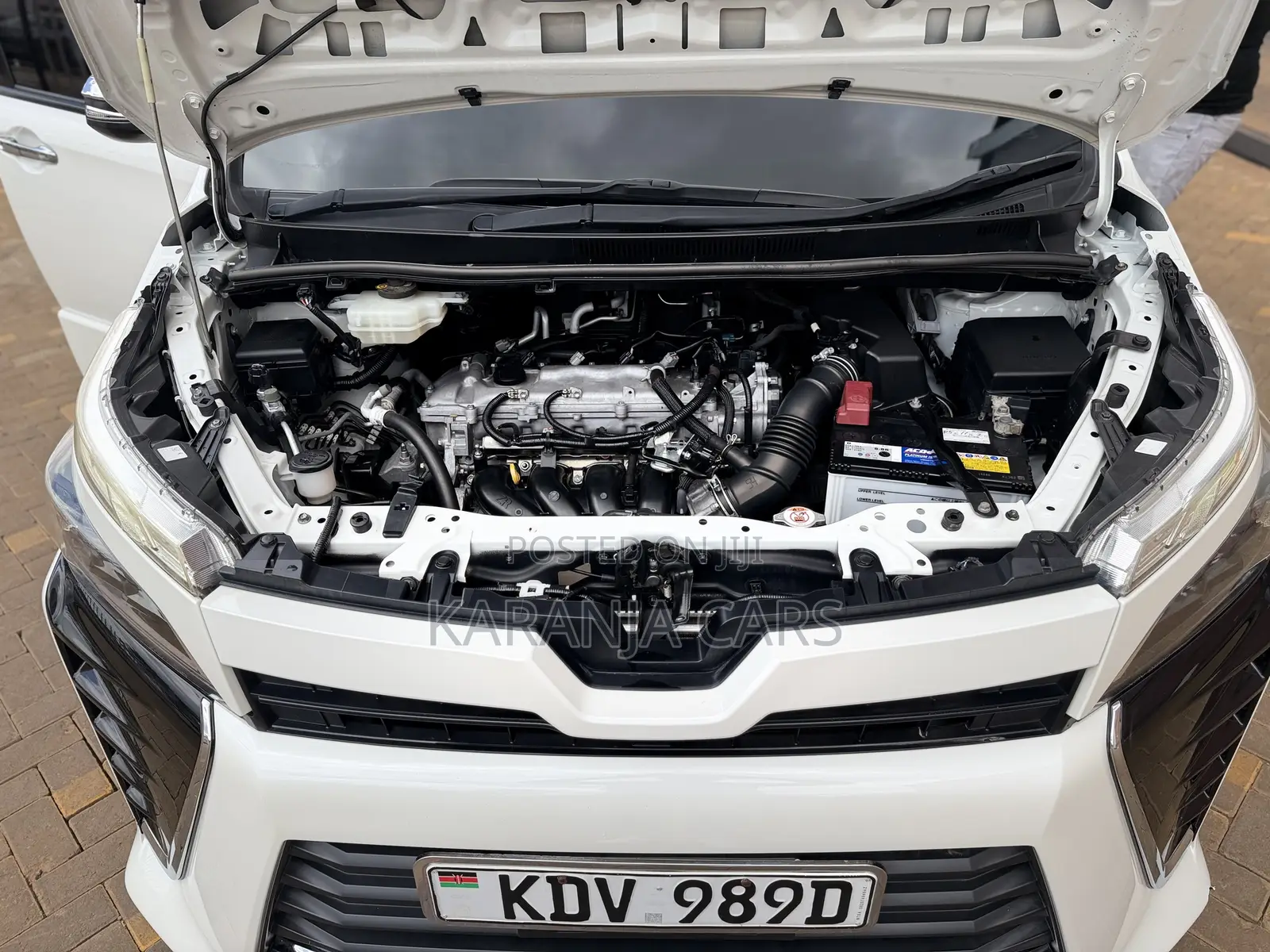 Toyota Voxy 2018 White