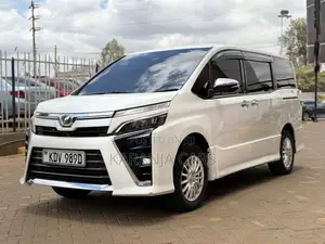 Toyota Voxy 2018 White