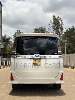 Toyota Voxy 2018 White