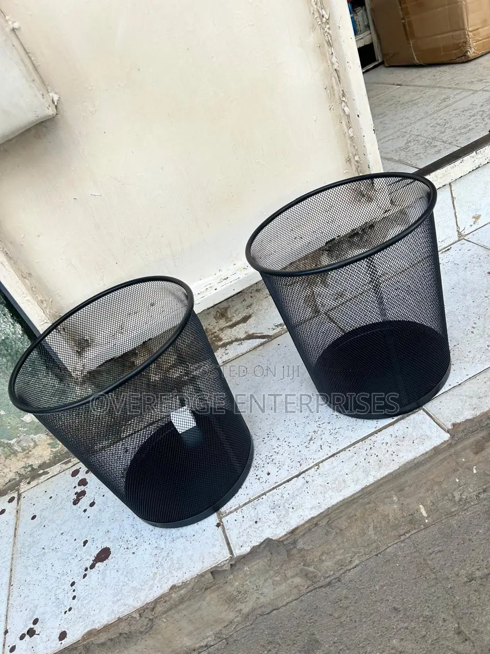 Metallic Mesh Dust Bin
