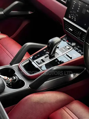 Porsche Cayenne Base AWD 2020 Matt Black