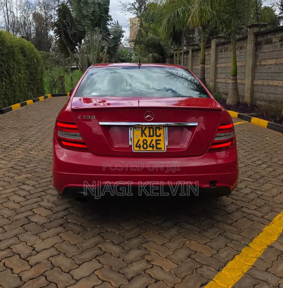 Mercedes-Benz C180 2014 Red