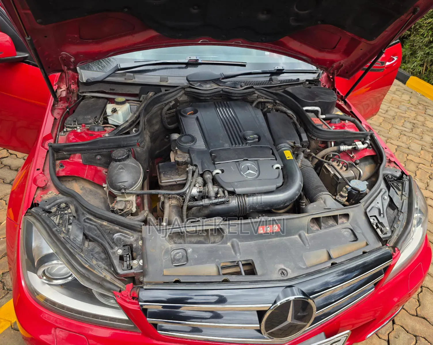 Mercedes-Benz C180 2014 Red