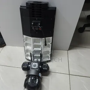 300W 4G Floodlight CCTV With Triple-Lens Coverage