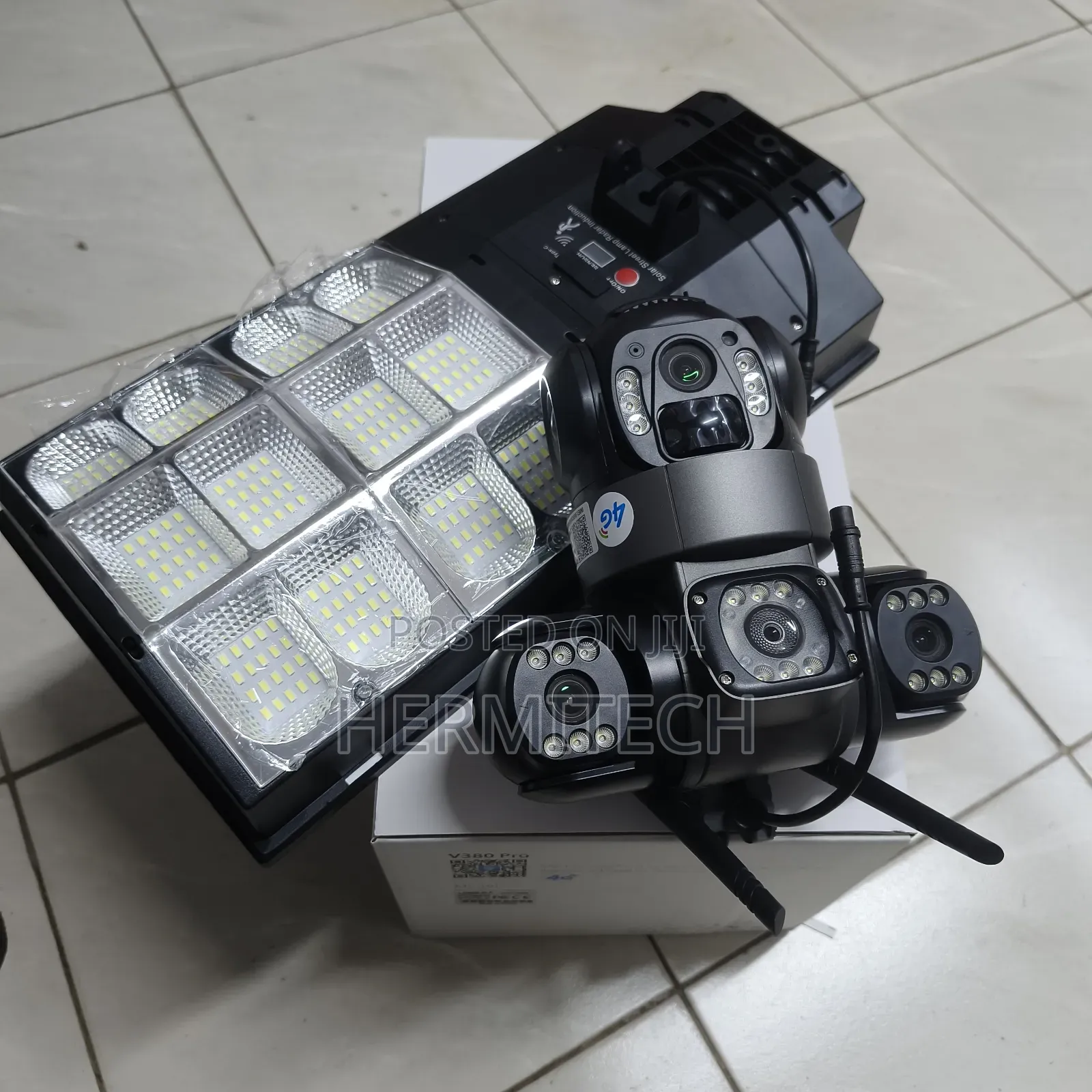 Wide-Area 300W 4G Triple-Lens Security Camera