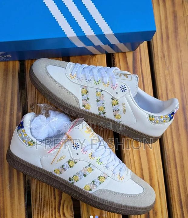Samba Floral Sizes 36-42