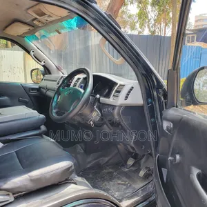 Toyota HiAce 2012 Green
