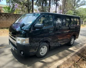 Toyota HiAce 2012 Green