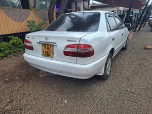 Toyota Corolla 1998 White