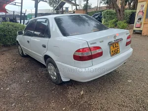 Toyota Corolla 1998 White