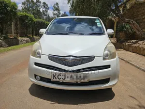 Toyota Ractis 1.5 FWD 2009 White