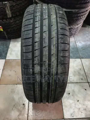 235/55r19 Tourador