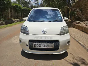 Toyota Porte 1.5 FWD 2014 Beige