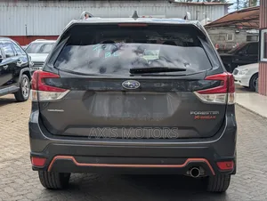 Subaru Forester Premium AWD 2019 Gray
