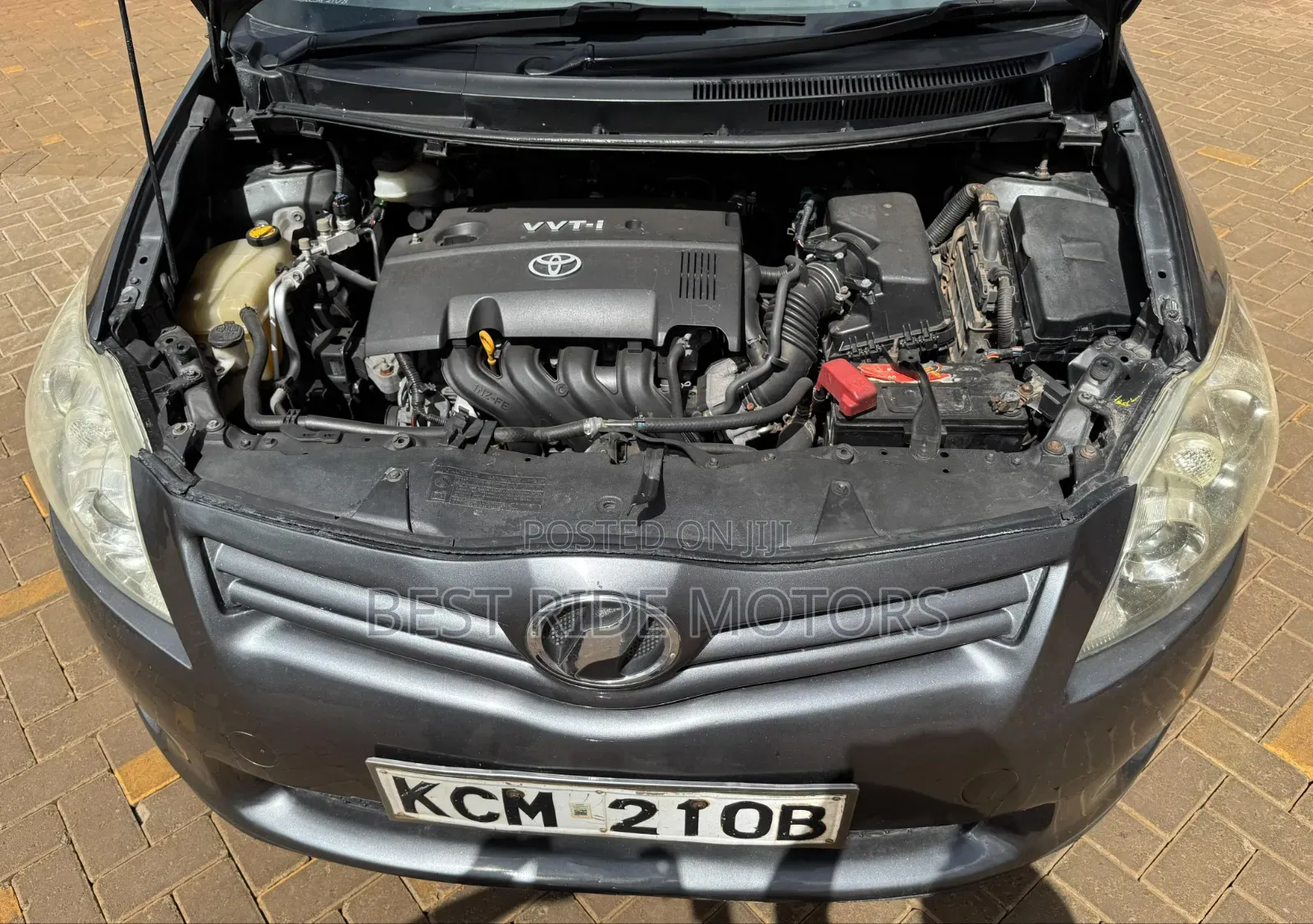 Toyota Auris 2010 Gray