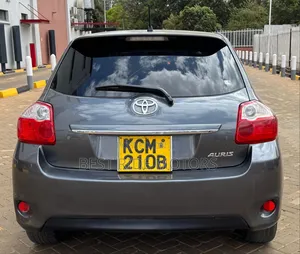 Toyota Auris 2010 Gray
