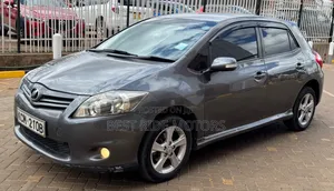 Toyota Auris 2010 Gray