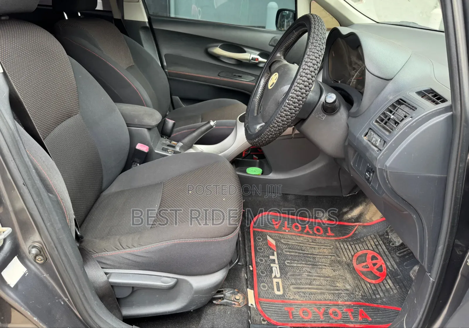 Toyota Auris 2010 Gray