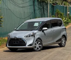 Toyota Sienta 1.5 AWD (6-seater) 2019 Silver