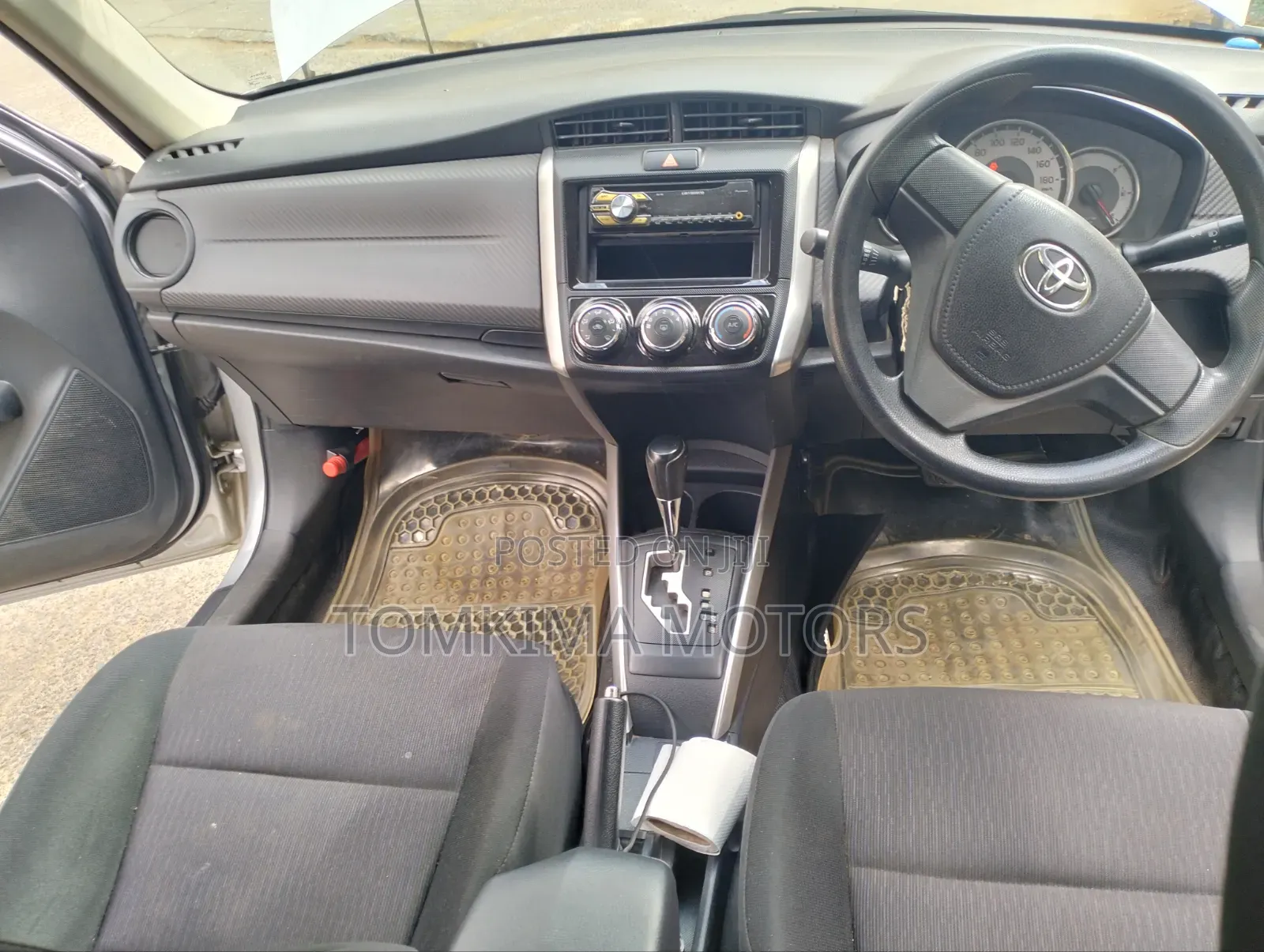 Toyota Corolla Fielder 2014 Silver
