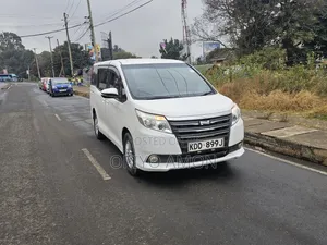 Toyota Noah 2014 White