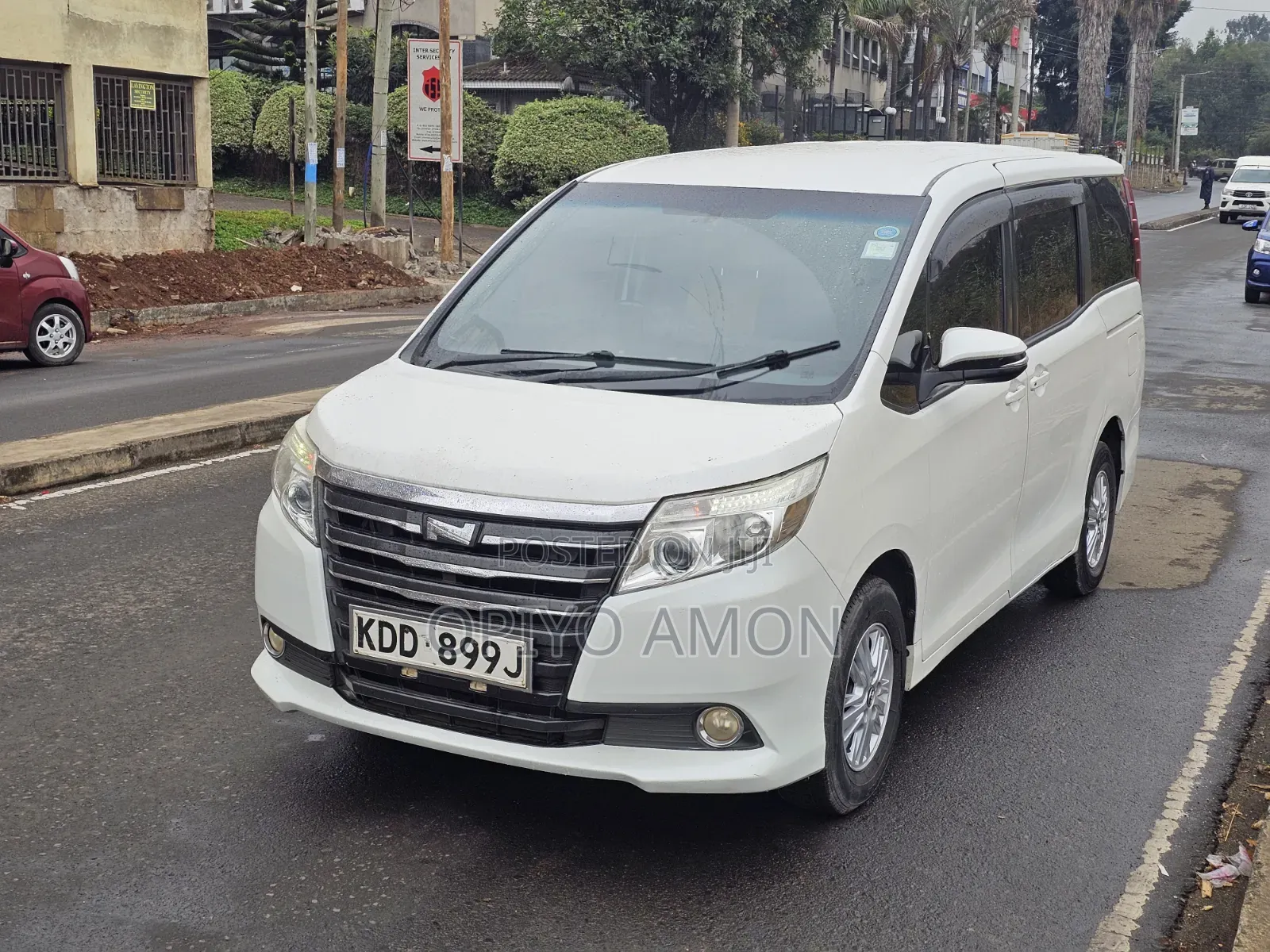 Toyota Noah 2014 White