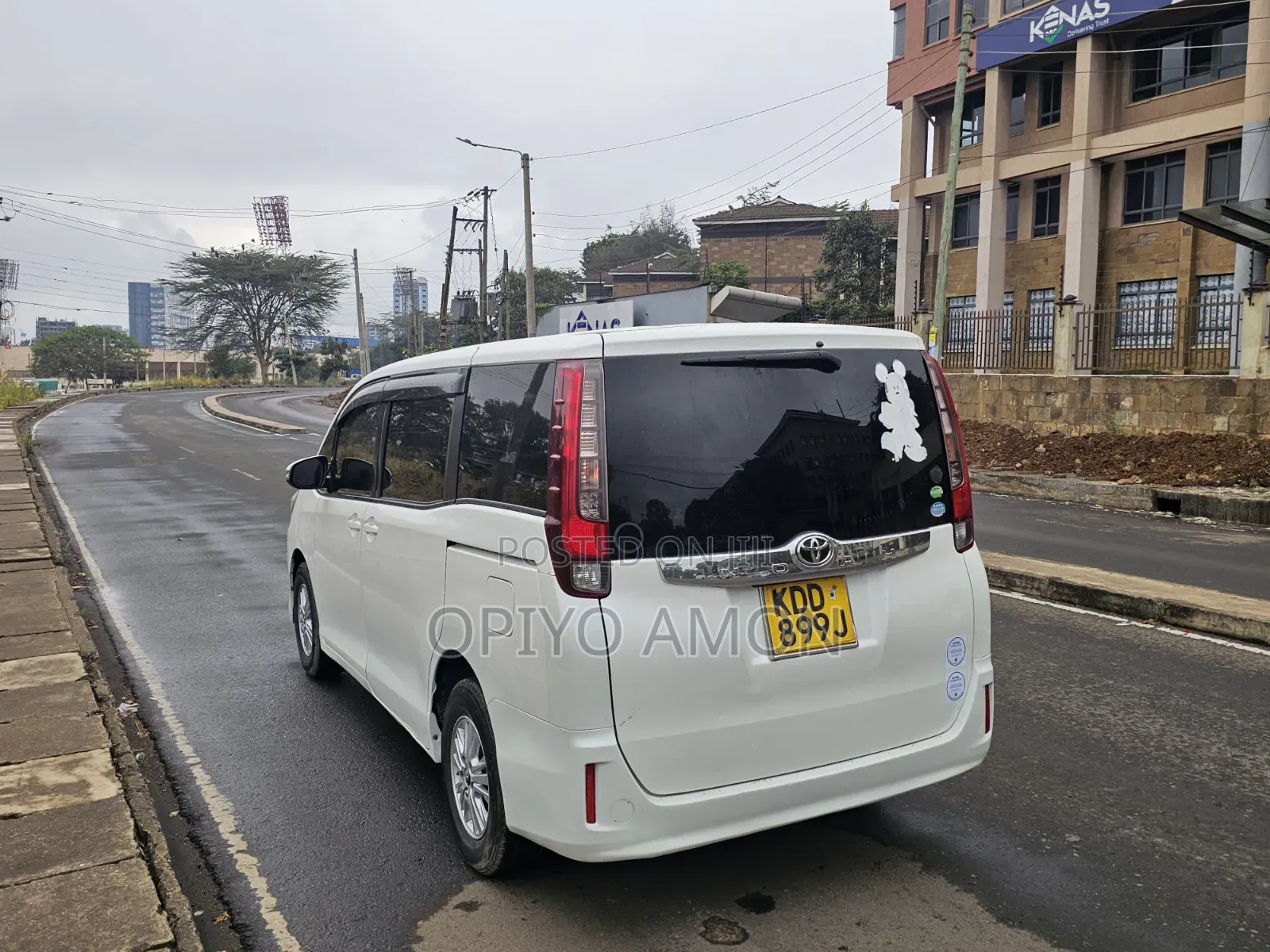 Toyota Noah 2014 White